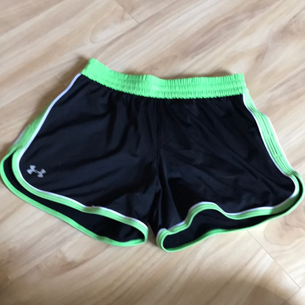 3/$25 NWOT Under Armour running short size M